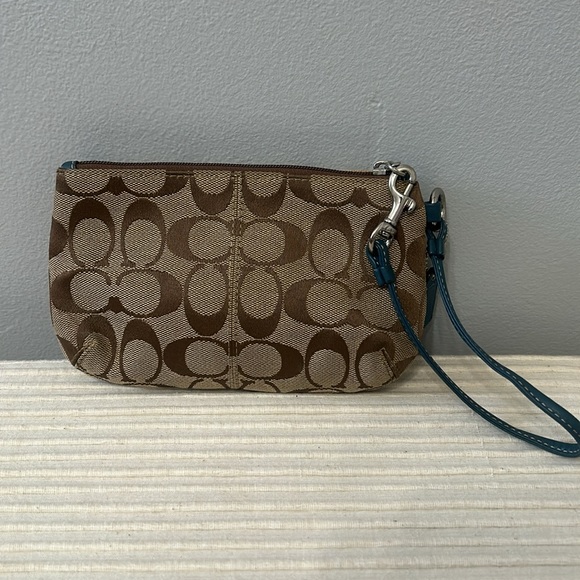 COACH Wristlet - Picture 4 of 10